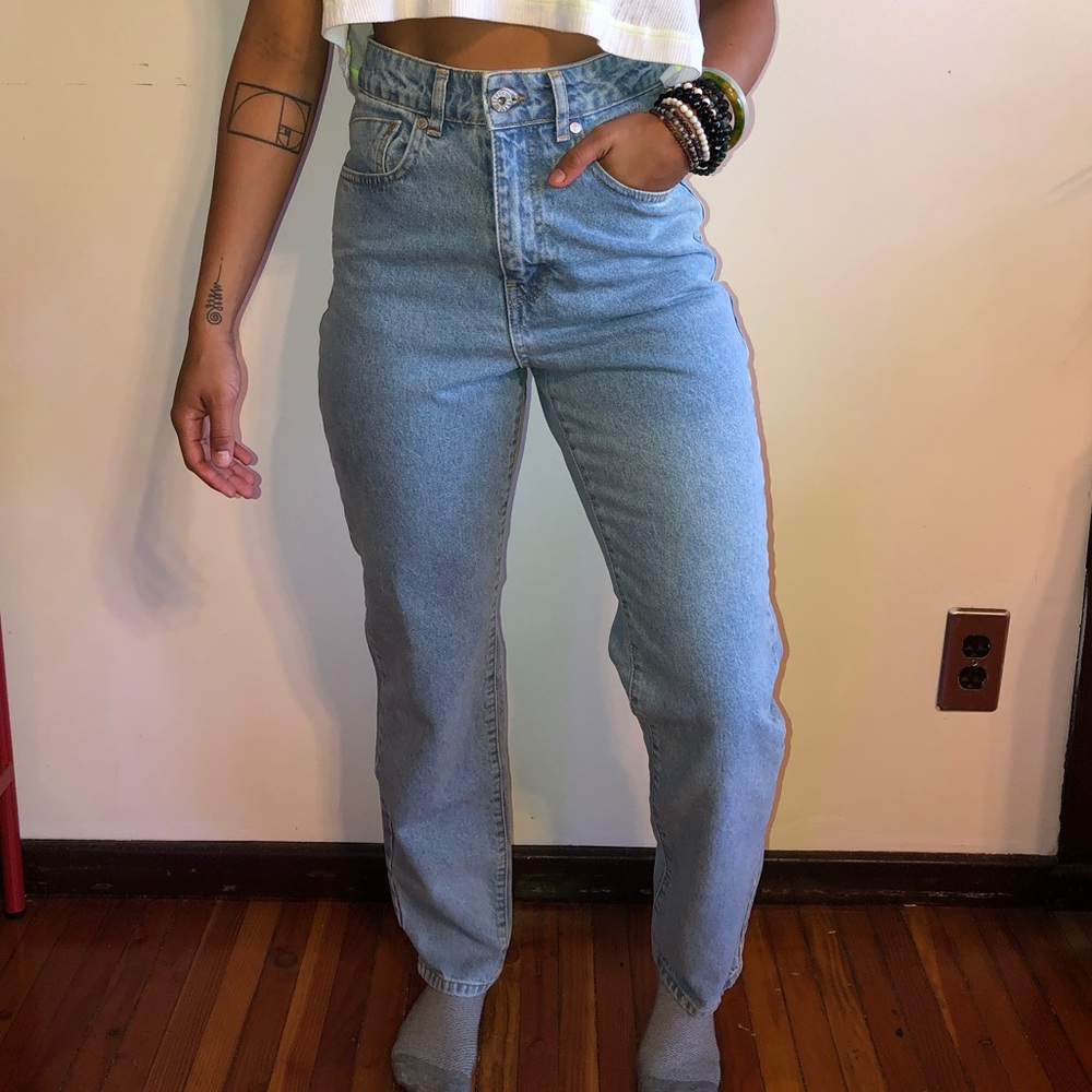 Ragged high waisted jeans